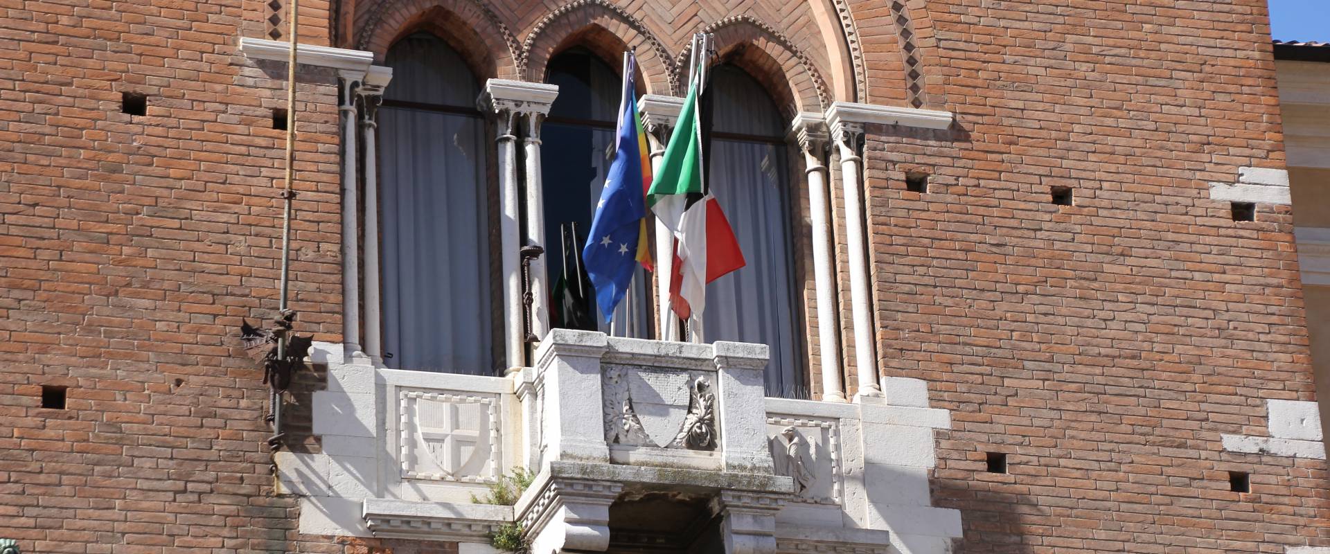 Ferrara, palazzo municipale (09) foto di Gianni Careddu